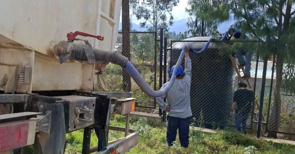 Continúan los cortes de agua potable
