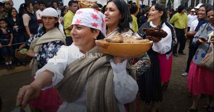 ¿Qué fiestas culturales tiene el Perú al igual que el Raymi Llaqta?