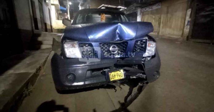 Chachapoyas | Camioneta impacta y derriba poste de luz