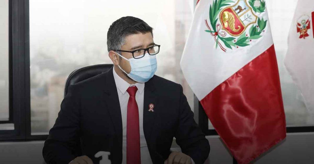 Ministro de vivienda, Geiner Alvarado rechaza denuncias en su contra