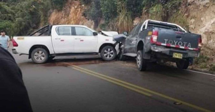 Cajamarca: Choque frontal de camionetas deja personas heridas en Quillimbash
