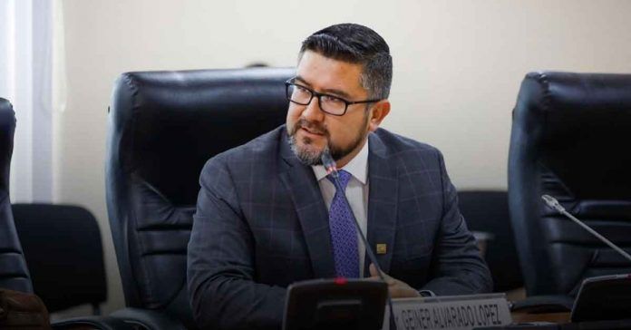 Geiner Alvarado: “Reitero mi total disposición a cooperar con la investigación fiscal”