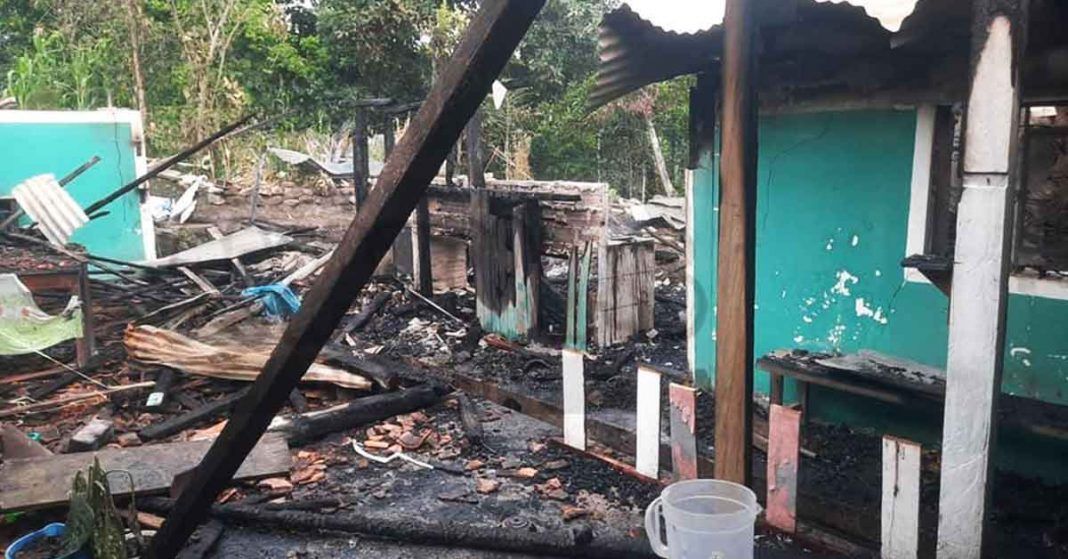 Nuevo Chirimoto: Voráz incendio destruye la casa de una humilde familia